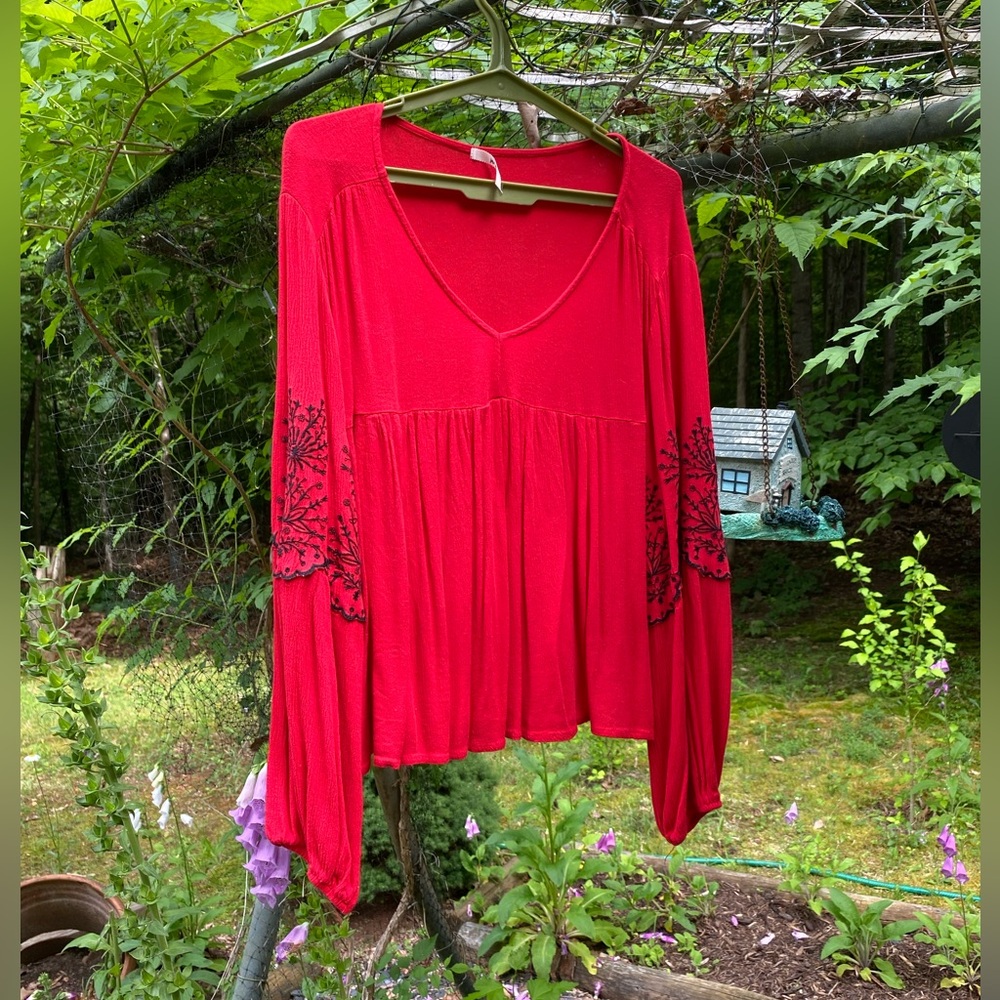 Mi ami red shirt with black embroidery peasant sleeves